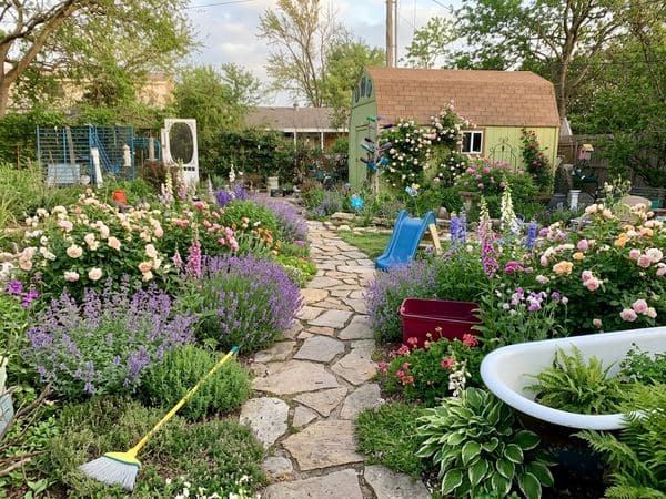English Cottage Garden yard design example